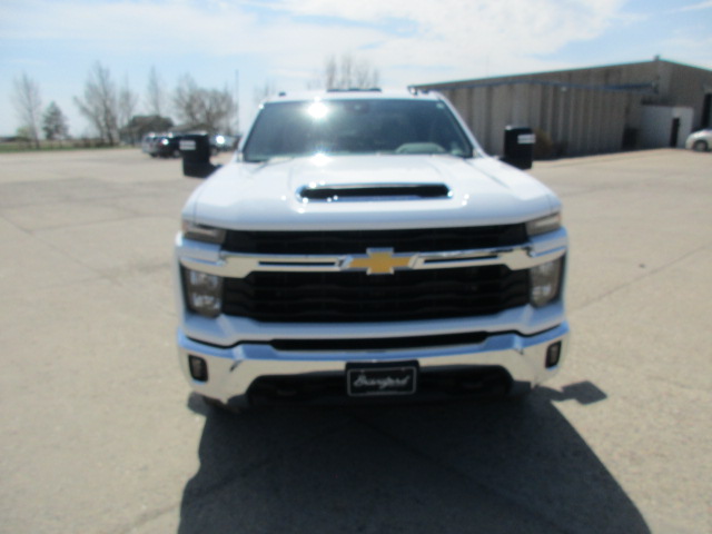 Used 2024 Chevrolet Silverado 2500HD LT with VIN 2GC4YNE79R1201989 for sale in Harvey, ND