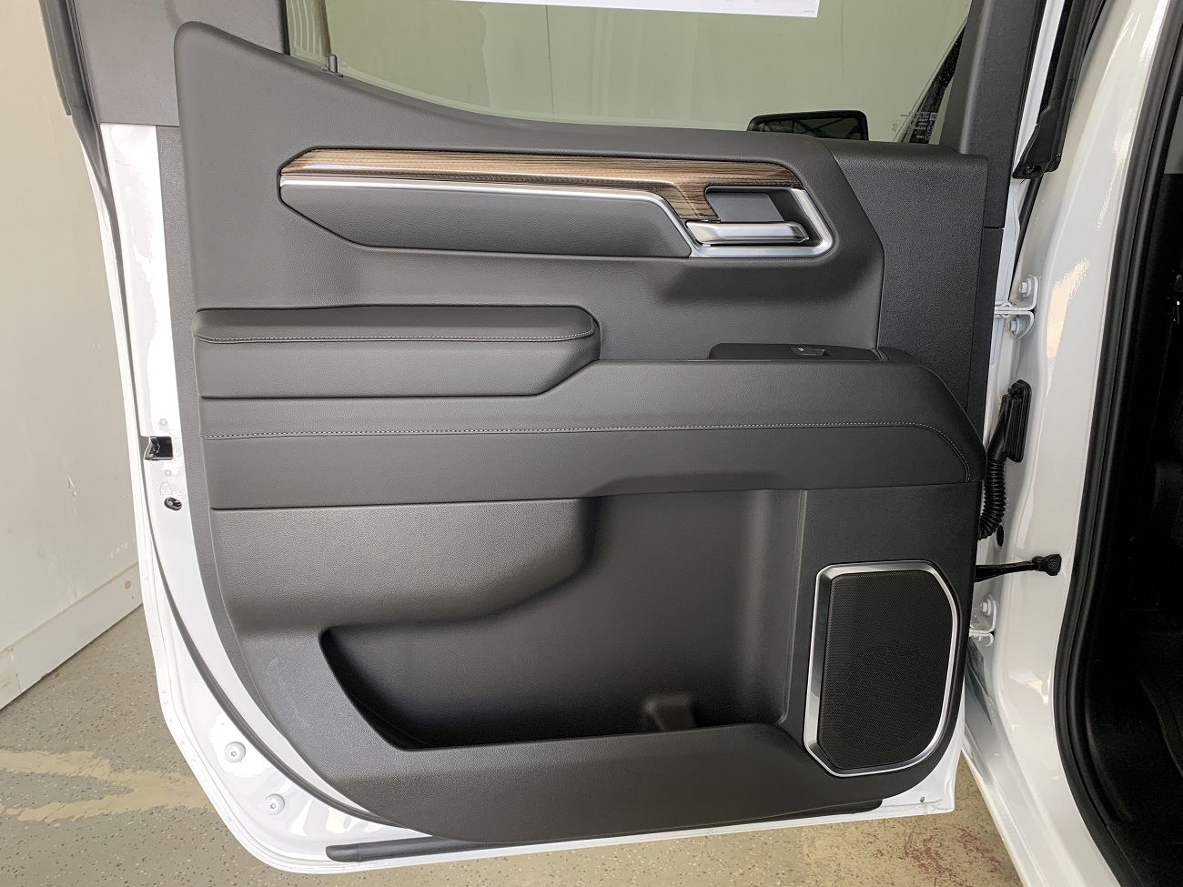 2024 Chevrolet Silverado 1500 RST photo 40