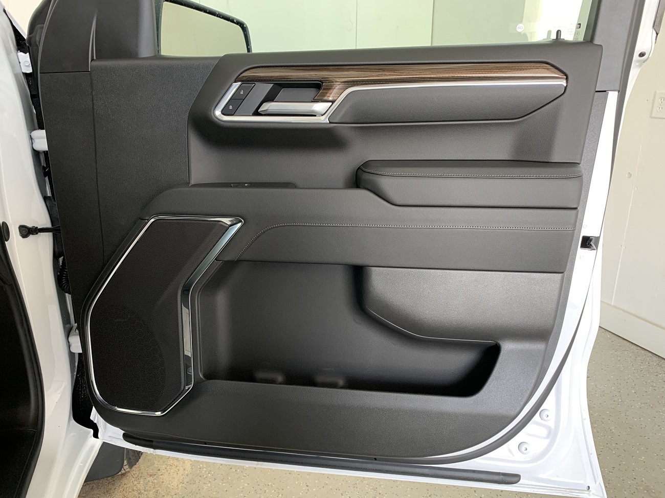 2024 Chevrolet Silverado 1500 RST photo 31