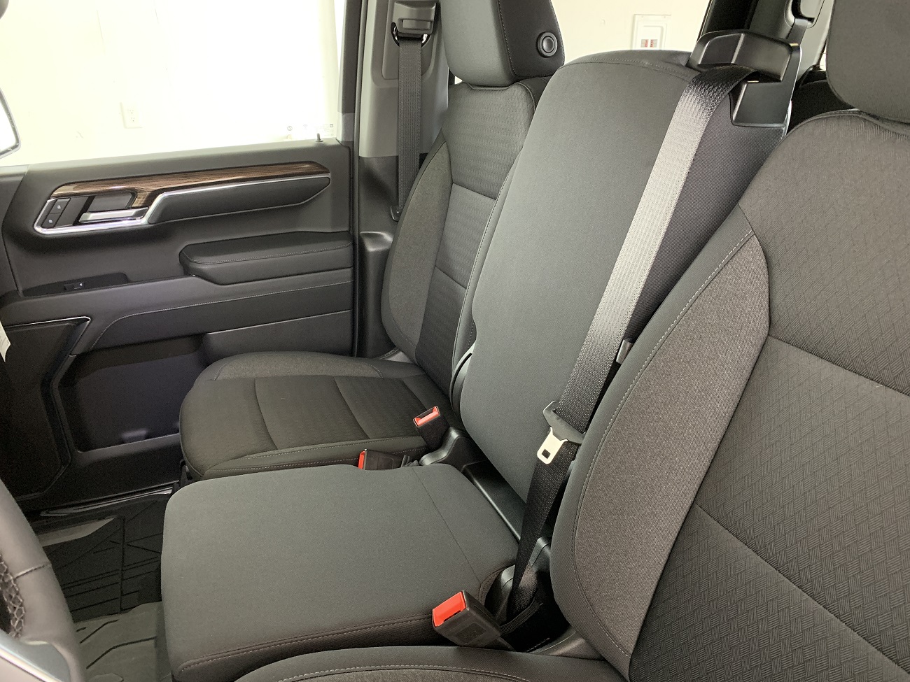 2024 Chevrolet Silverado 1500 RST photo 27