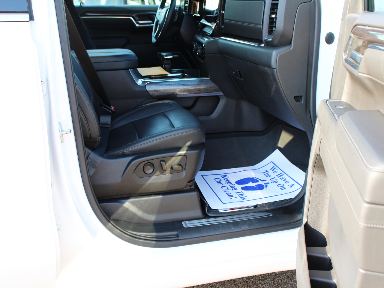 2023 Chevrolet Silverado 1500 LTZ - Photo 26