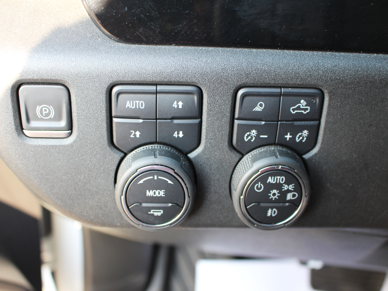 2023 Chevrolet Silverado 1500 LTZ - Photo 17