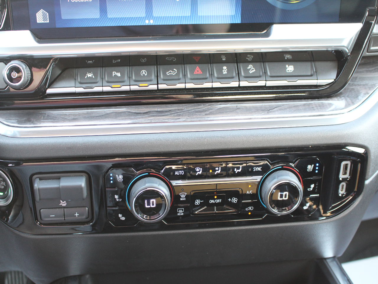 2023 Chevrolet Silverado 1500 LTZ - Photo 24