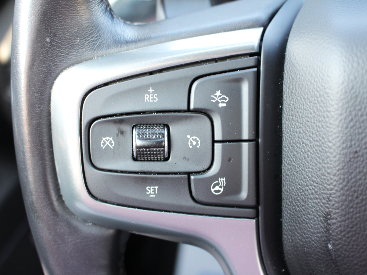 2023 Chevrolet Silverado 1500 LTZ - Photo 18