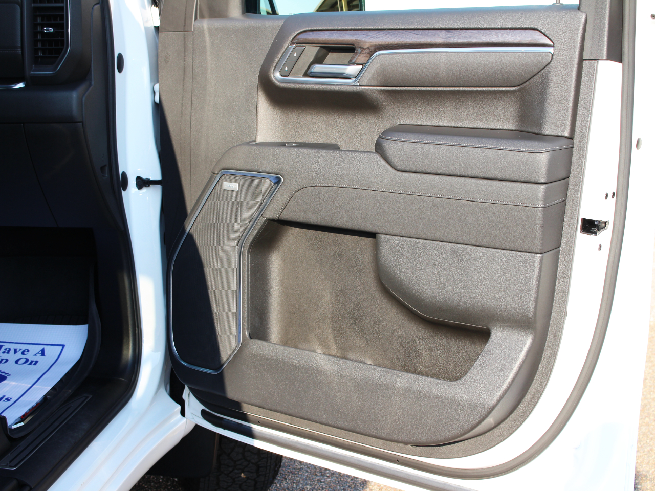 2023 Chevrolet Silverado 1500 LTZ - Photo 27