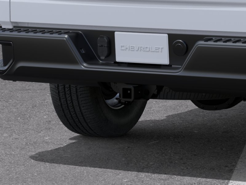 New 2026 Summit White Chevrolet WT image 40
