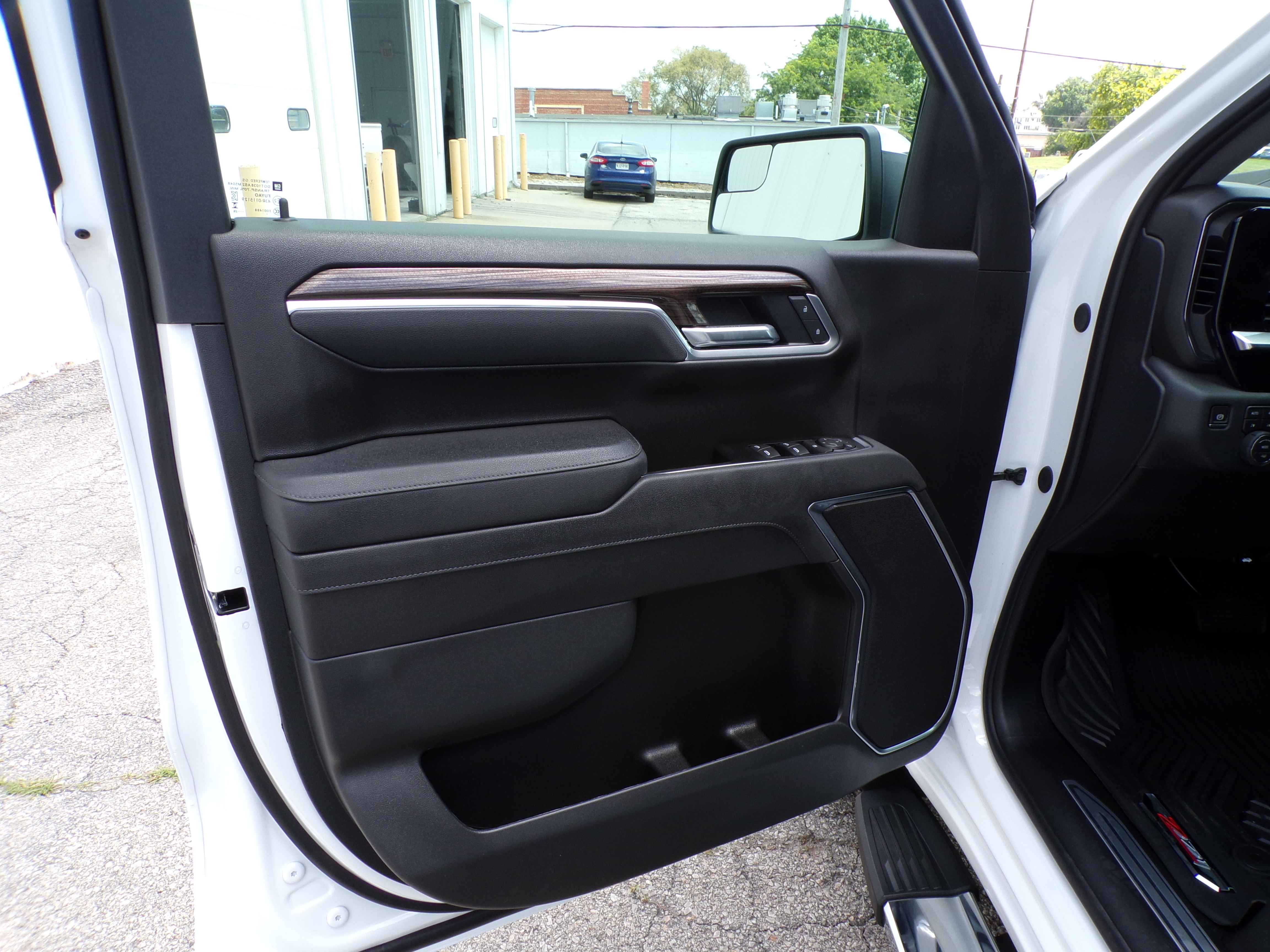 2026 Chevrolet Silverado 1500 LT - Photo 14