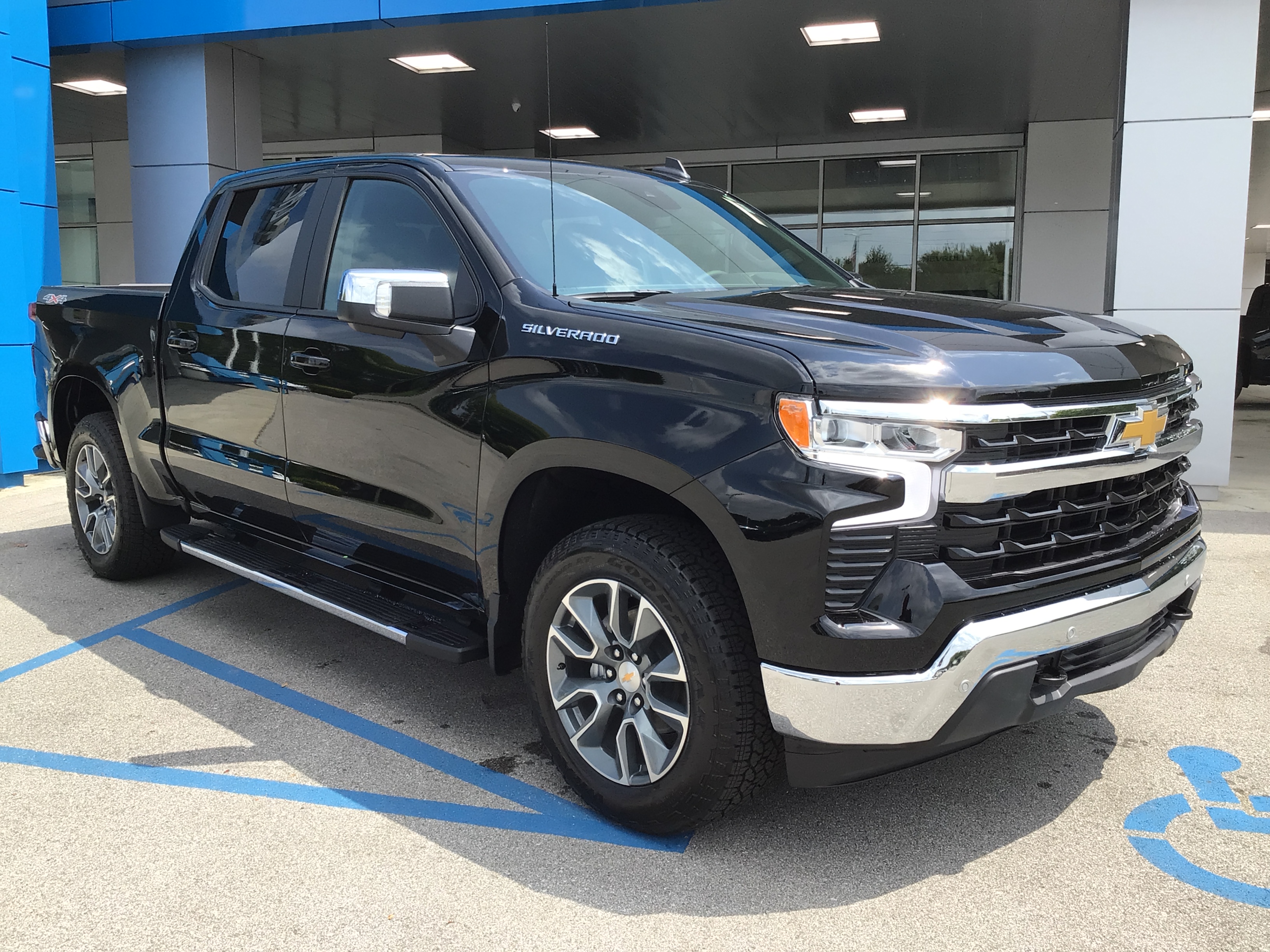 2026 Chevrolet Silverado 1500 LT - Photo 3