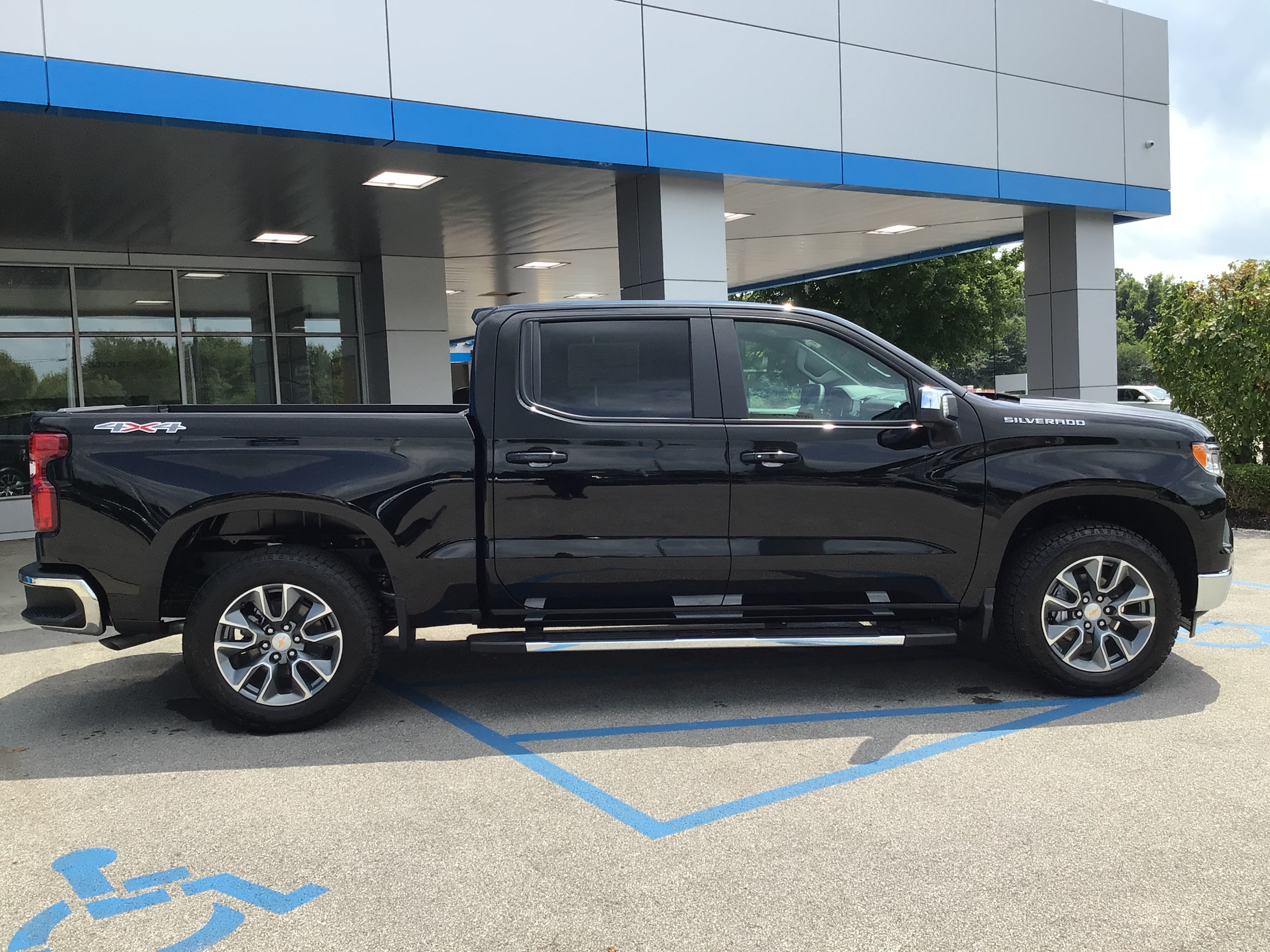 2026 Chevrolet Silverado 1500 LT - Photo 4