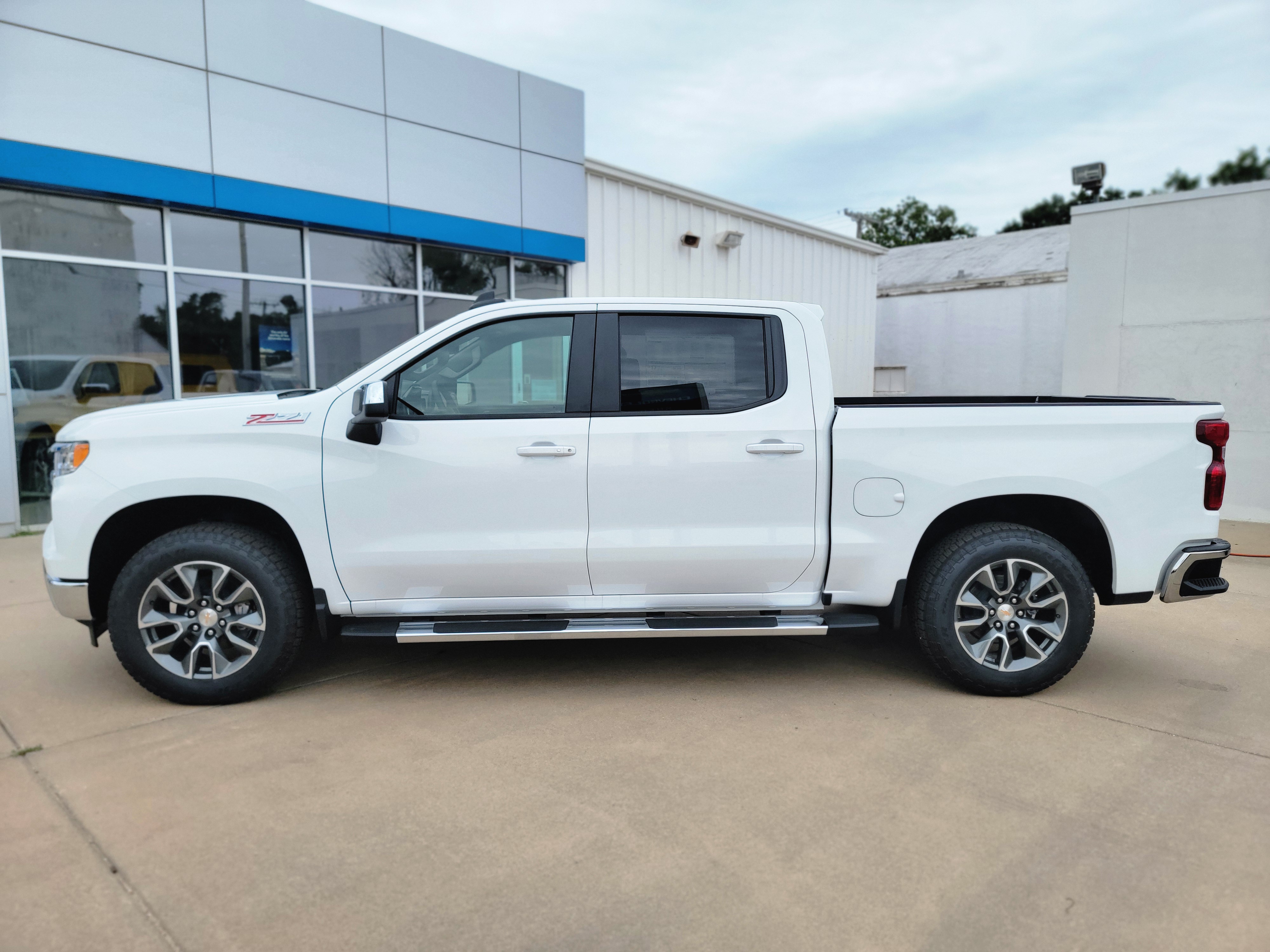 2026 Chevrolet Silverado 1500 LT - Photo 10