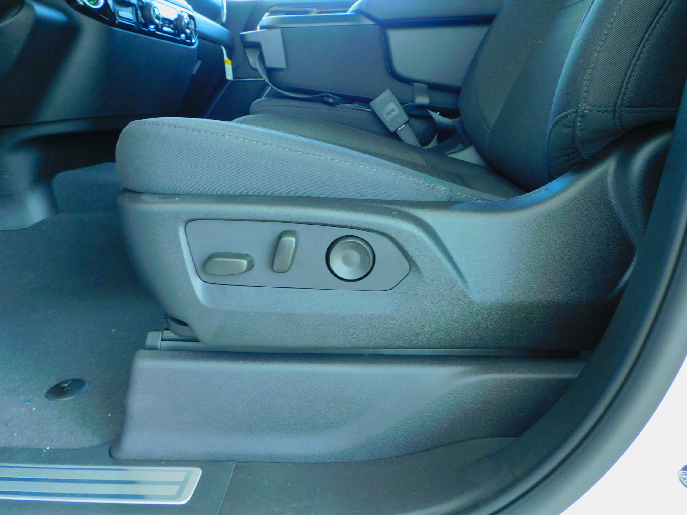2025 Chevrolet Silverado 1500 LT photo 12