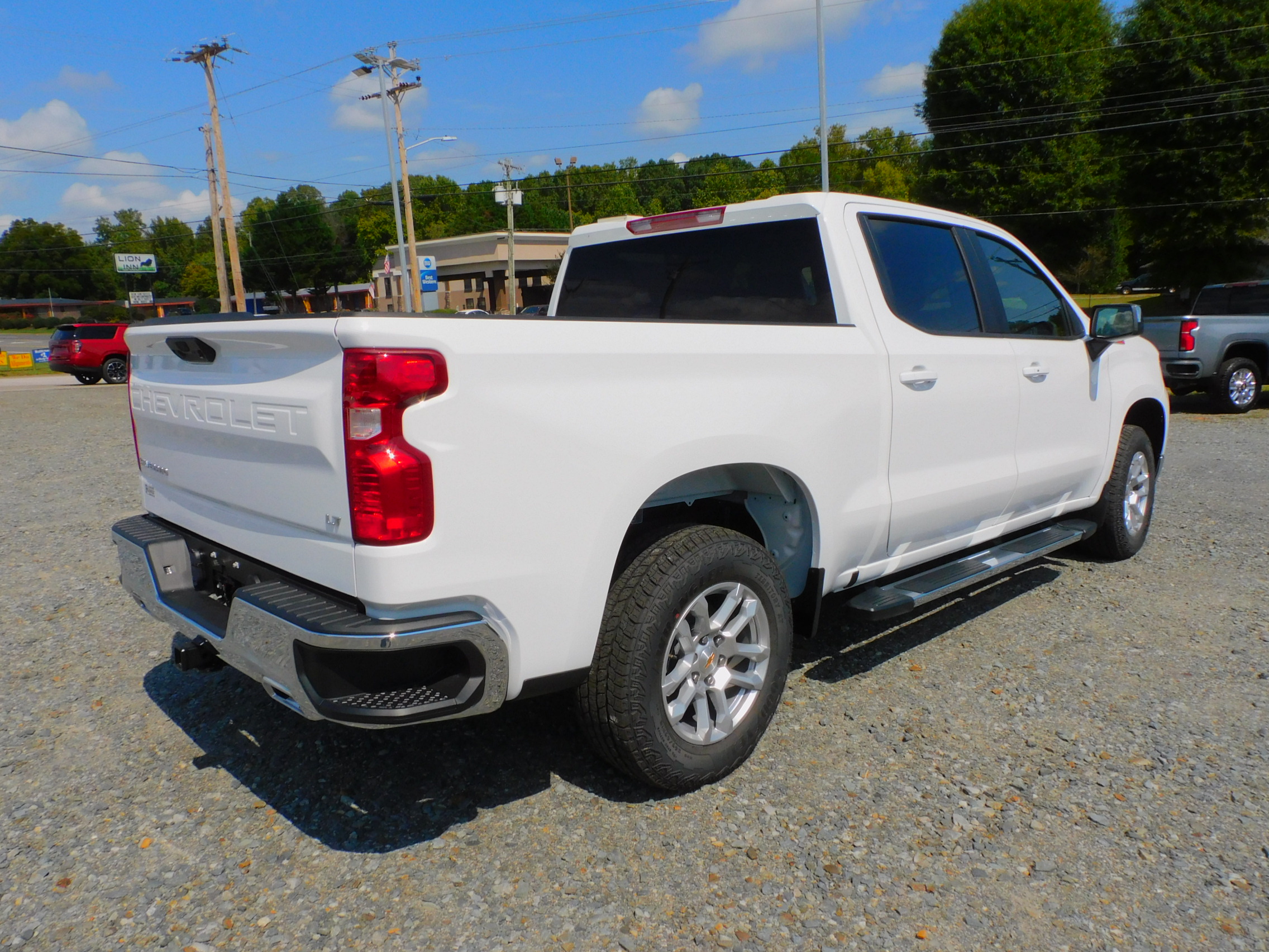 2025 Chevrolet Silverado 1500 LT photo 5
