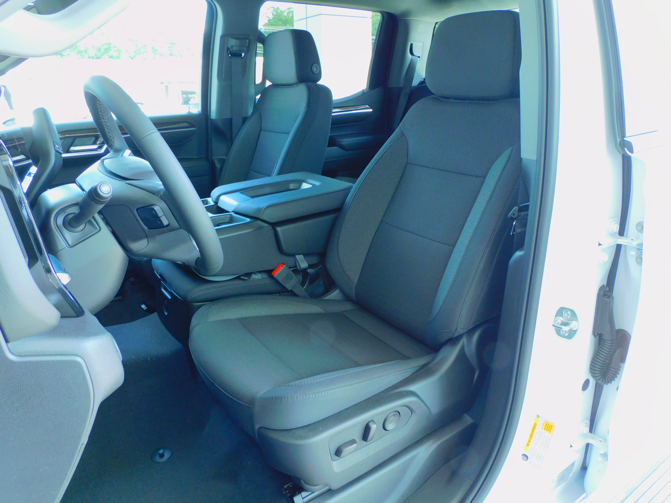 2025 Chevrolet Silverado 1500 LT photo 11