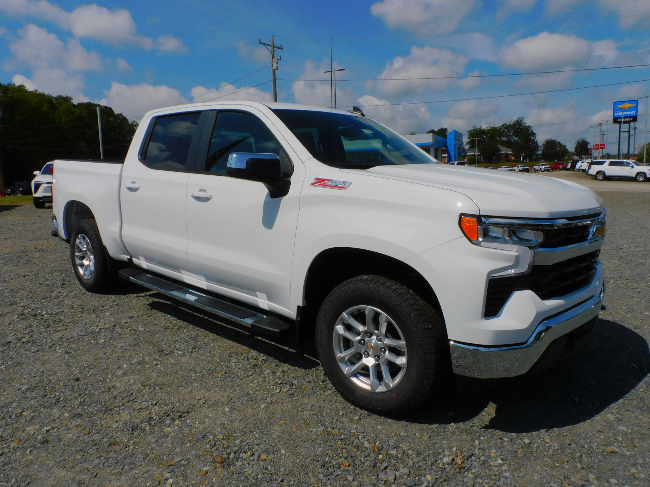 2025 Chevrolet Silverado 1500 LT photo 3