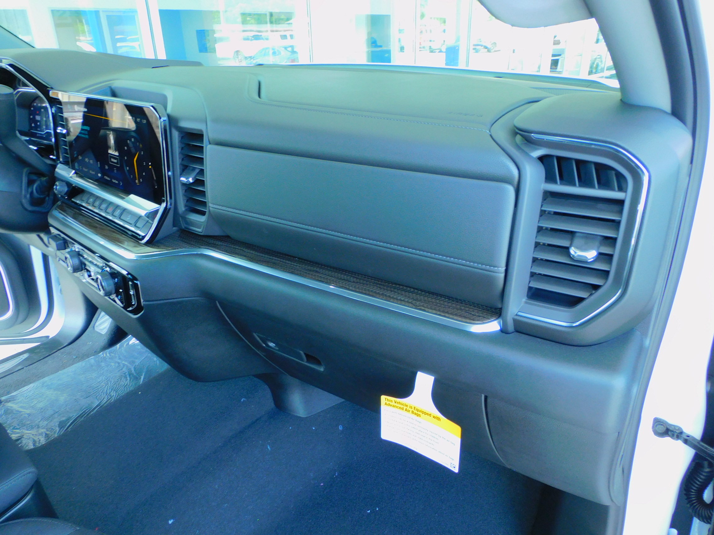 2025 Chevrolet Silverado 1500 LT photo 16