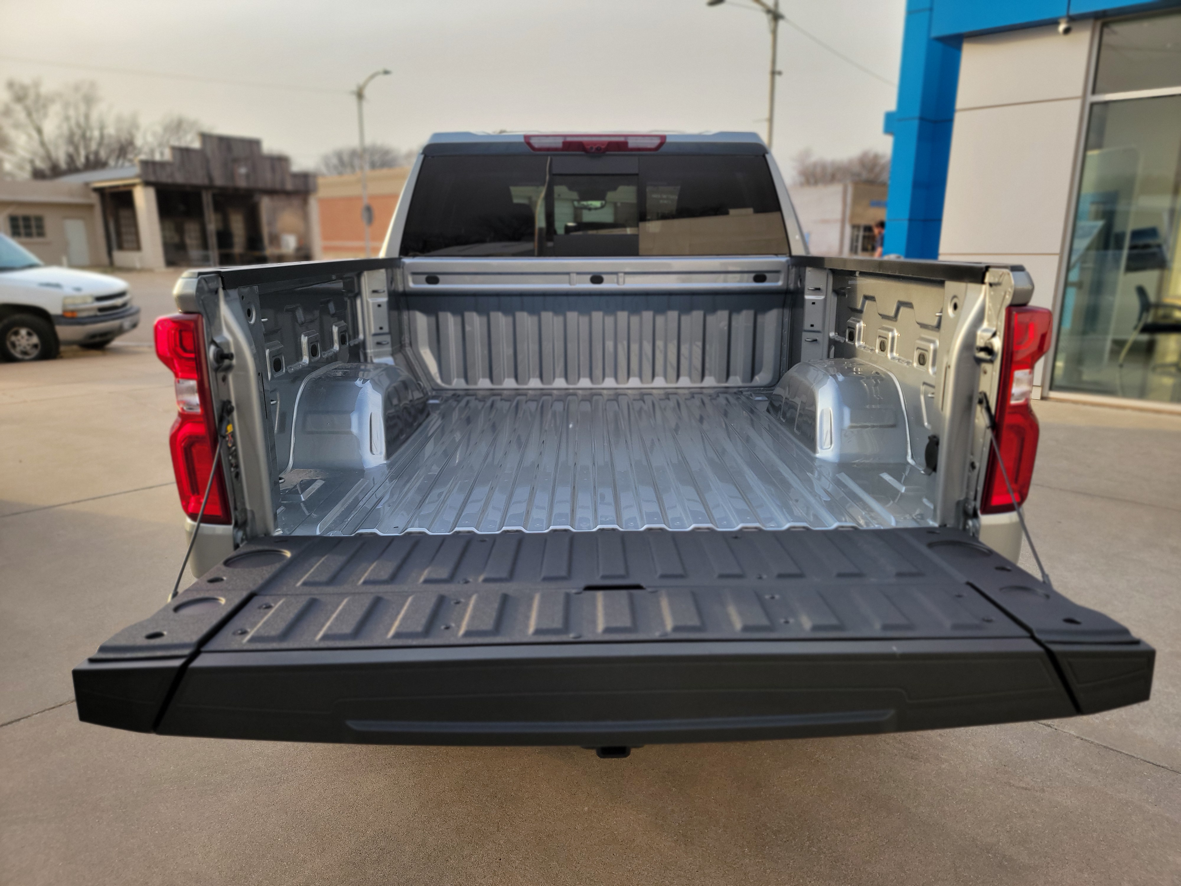 2026 Chevrolet Silverado 1500 LTZ - Photo 7