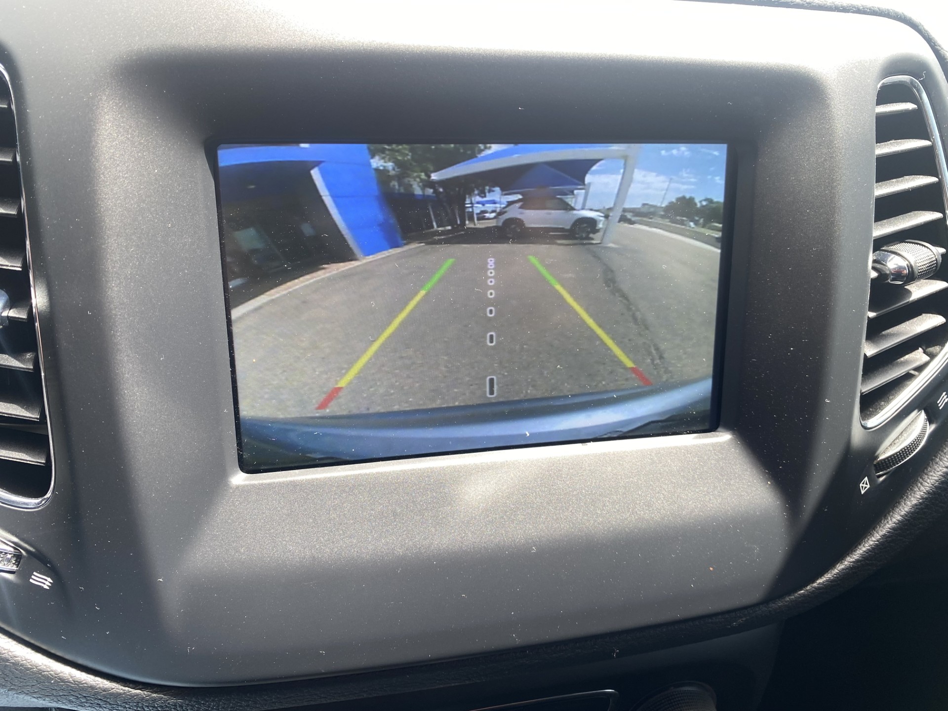 Used 2020 Silver Jeep Latitude image 20