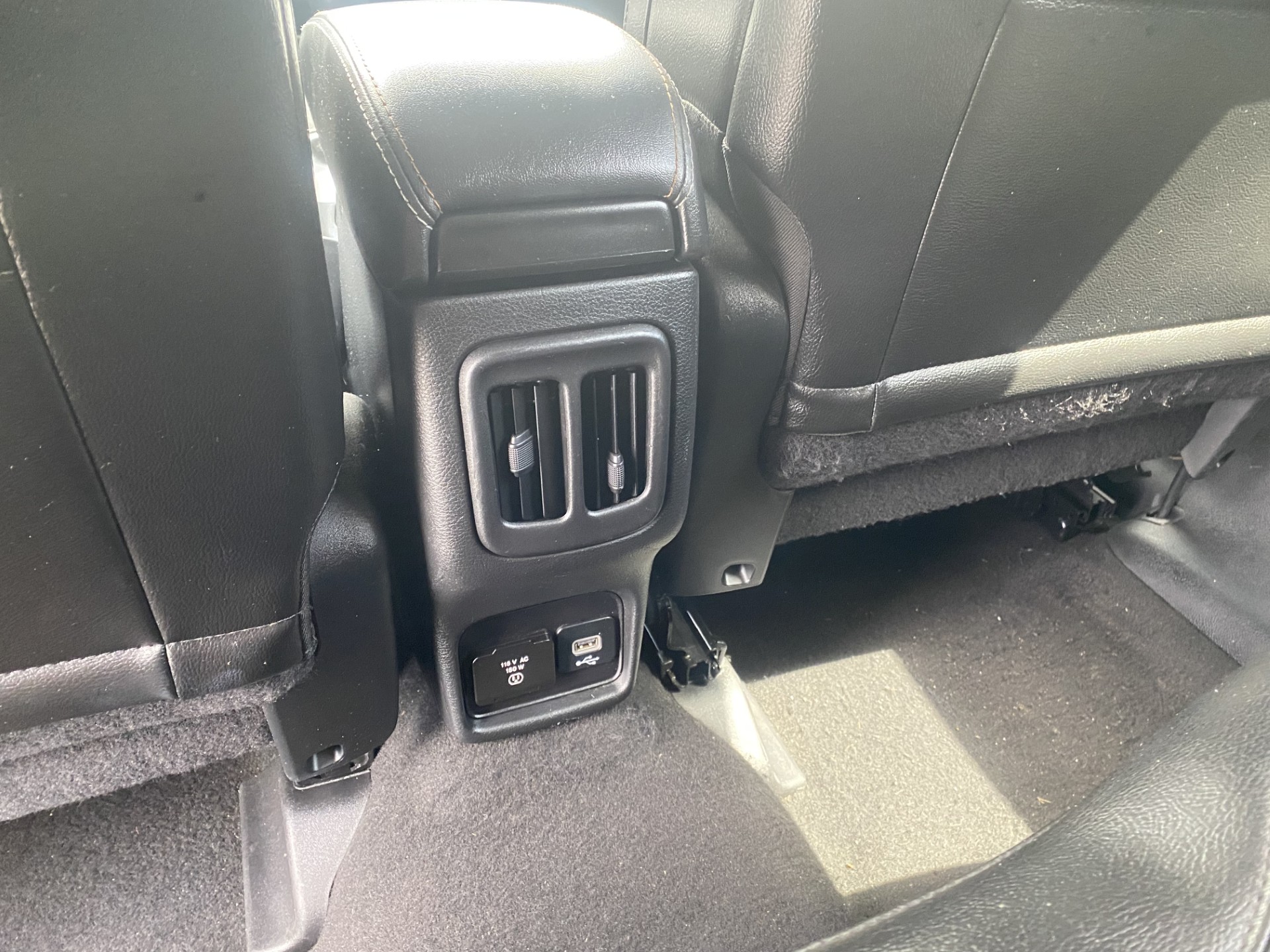 Used 2020 Silver Jeep Latitude image 16