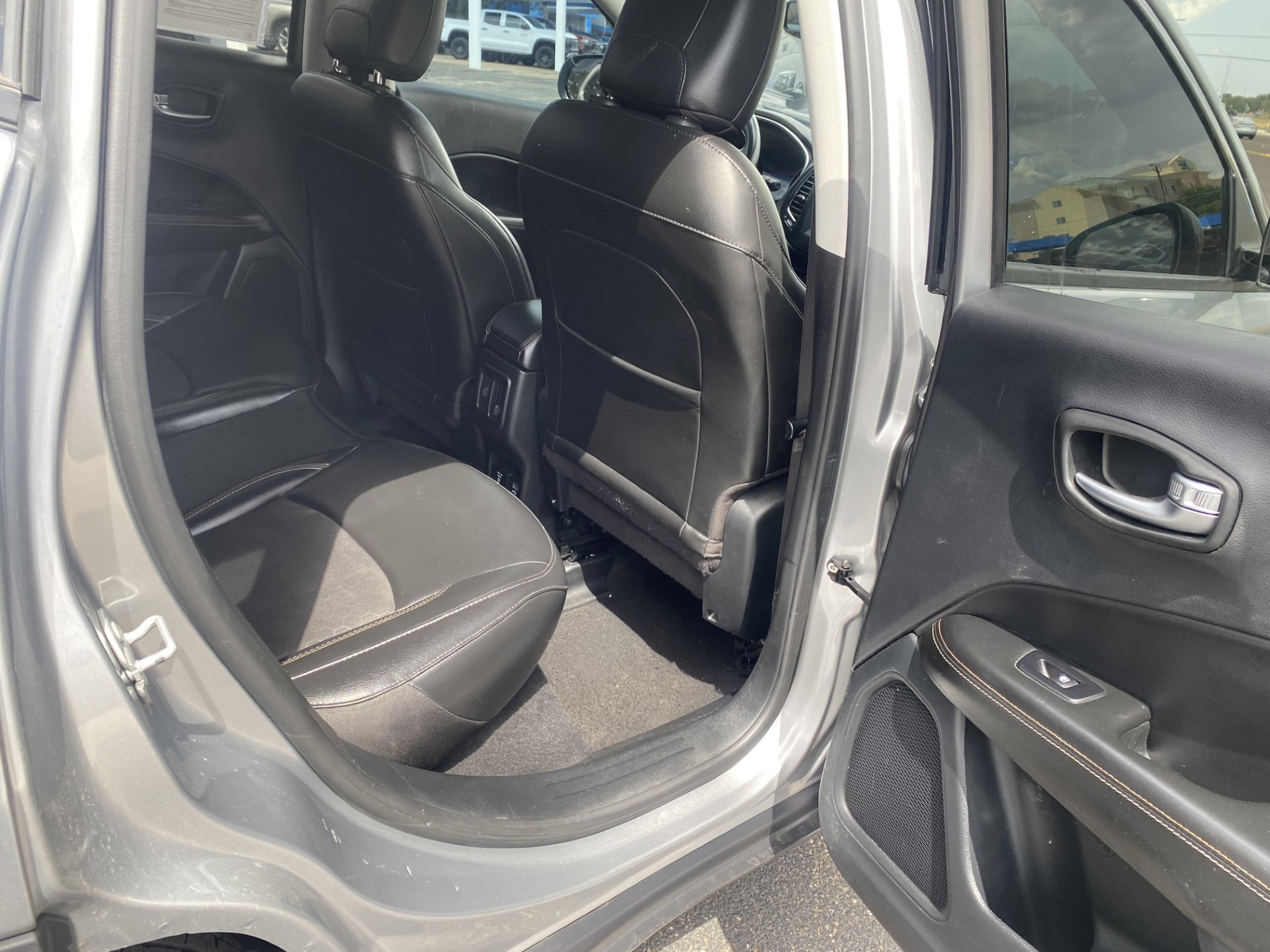 Used 2020 Silver Jeep Latitude image 14