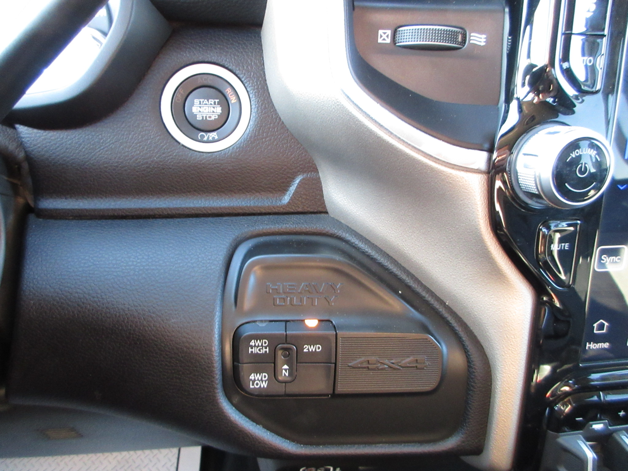 2023 RAM Ram 3500 Pickup Laramie - Photo 13