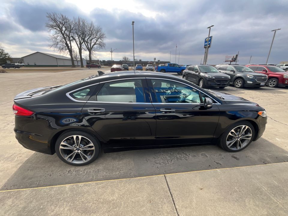 Used 2019 Ford Fusion Titanium with VIN 3FA6P0D90KR226353 for sale in Fairbury, IL