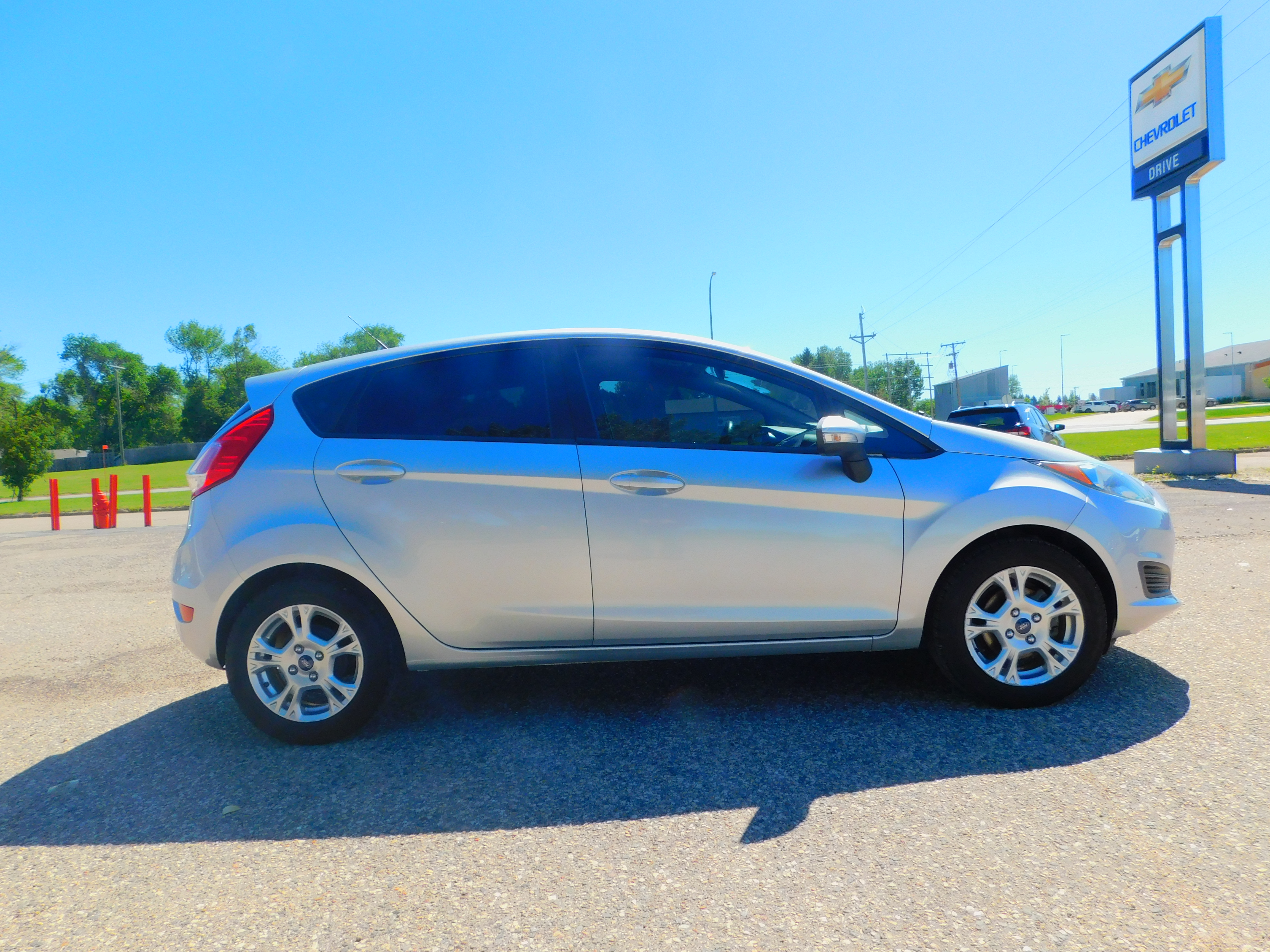 Used 2015 Ford Fiesta SE with VIN 3FADP4EJ6FM115543 for sale in Rugby, ND