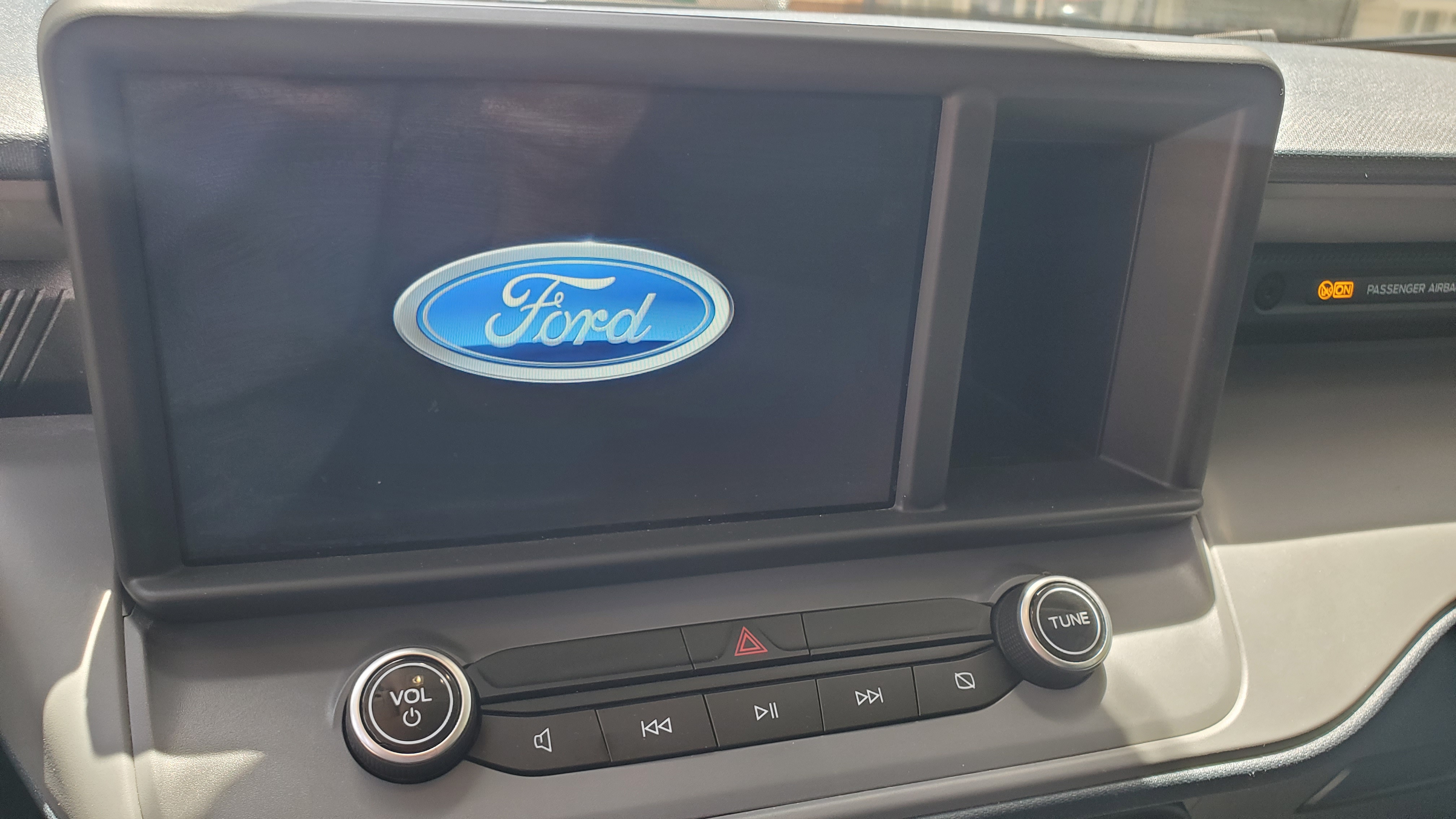 2022 Ford Maverick XL - Photo 13