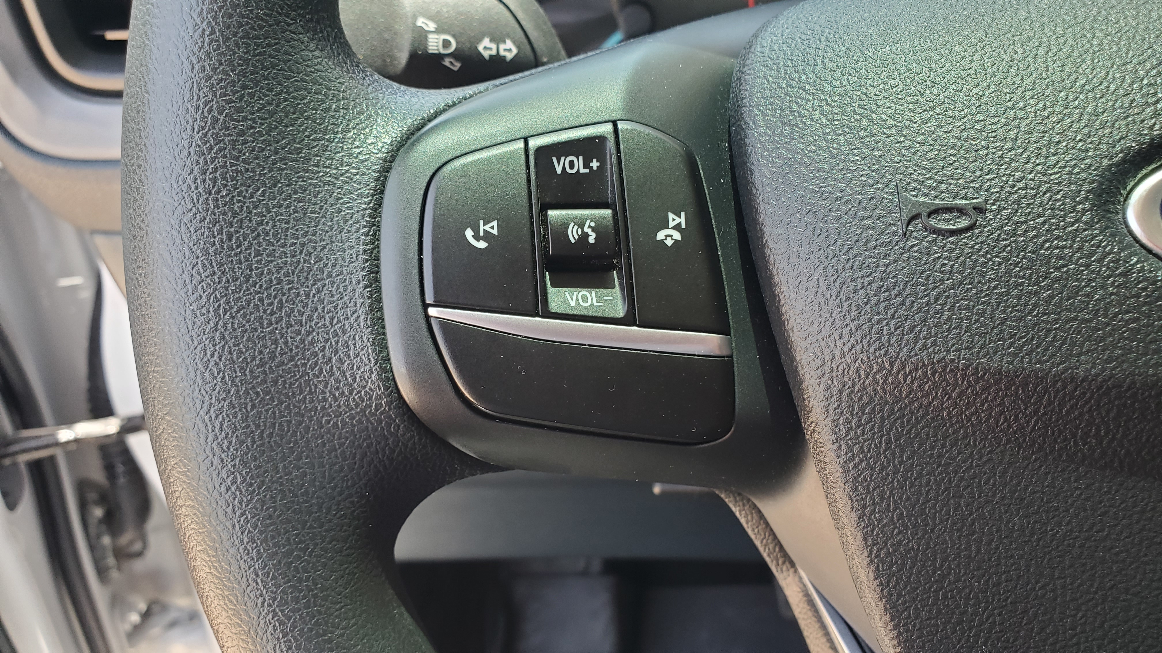 2022 Ford Maverick XL - Photo 11