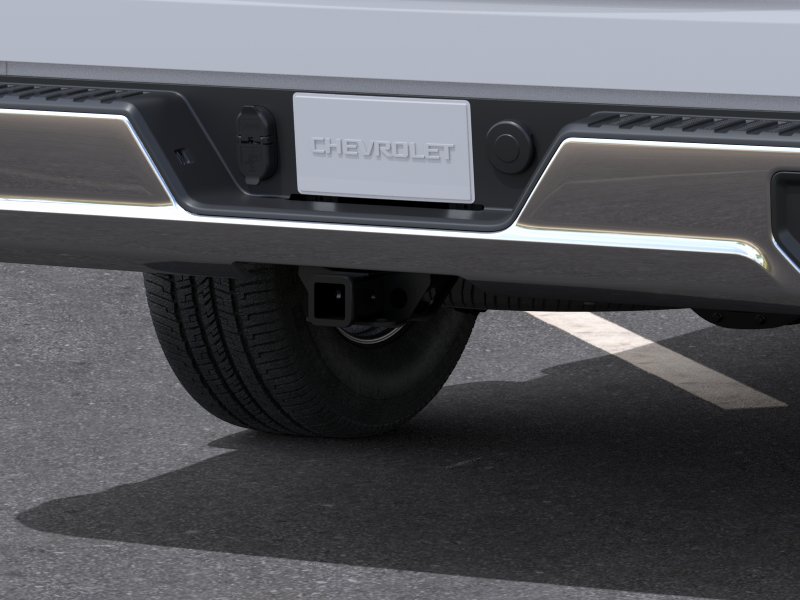New 2026 Summit White Chevrolet WT image 40