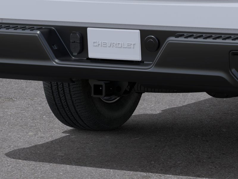 New 2026 Summit White Chevrolet WT image 38