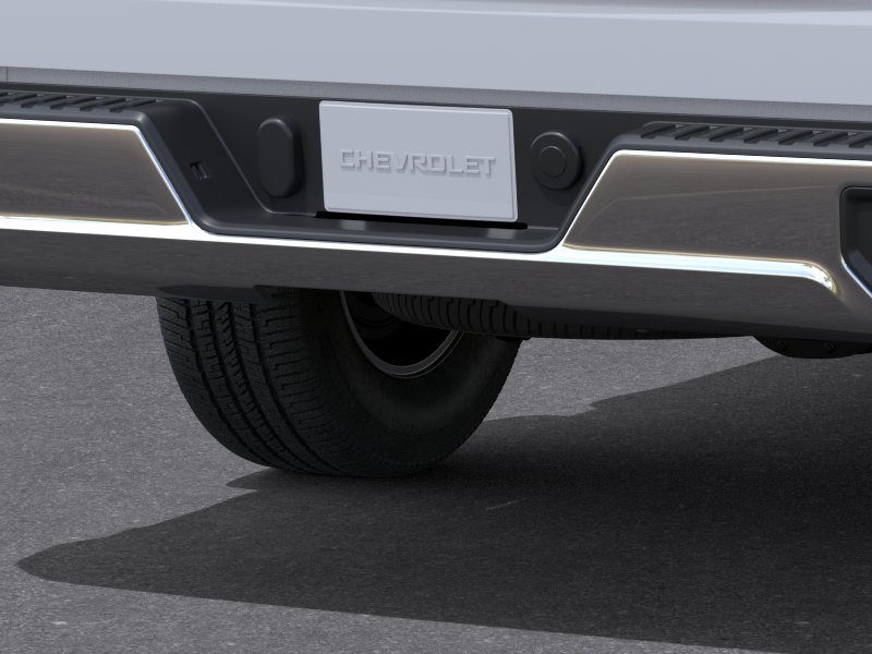 New 2026 Summit White Chevrolet WT image 38