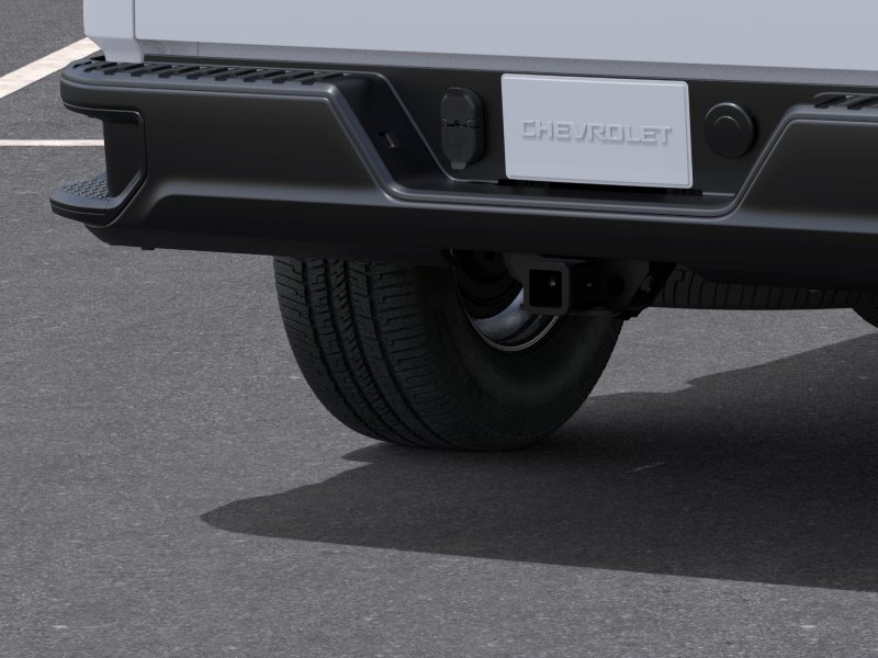 New 2026 Summit White Chevrolet WT image 38