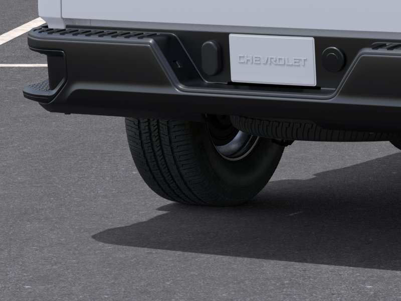 New 2026 Summit White Chevrolet WT image 44