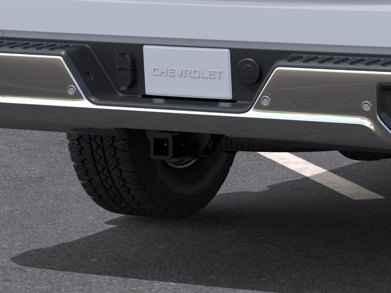 New 2026 Summit White Chevrolet WT image 23