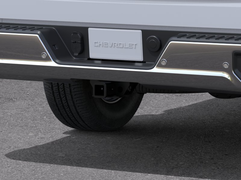 New 2025 Summit White Chevrolet WT image 38