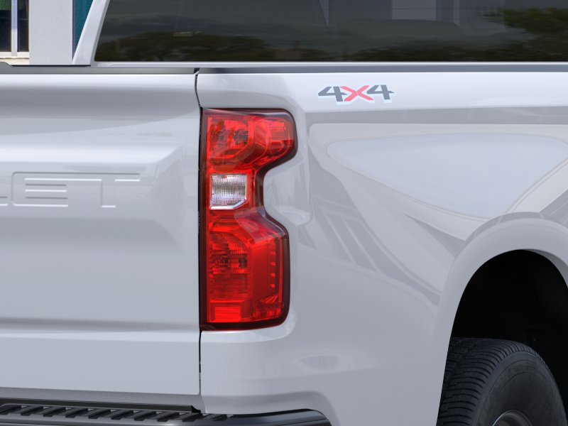 New 2026 Summit White Chevrolet WT image 40