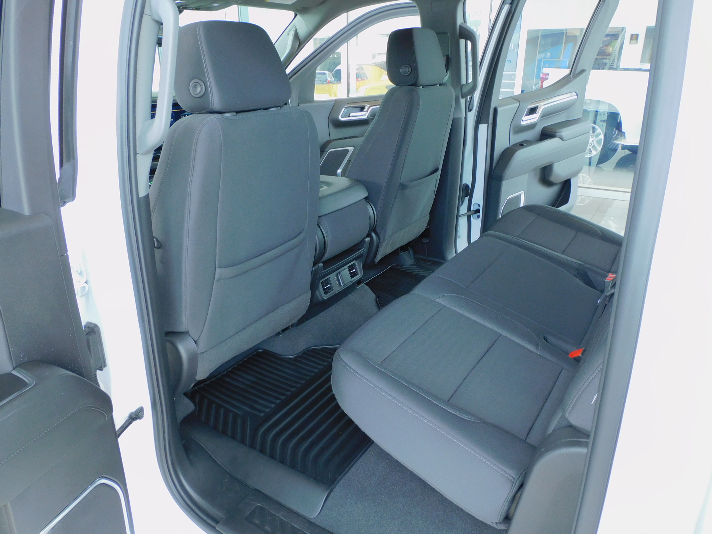 2024 Chevrolet Silverado 1500 LT photo 19