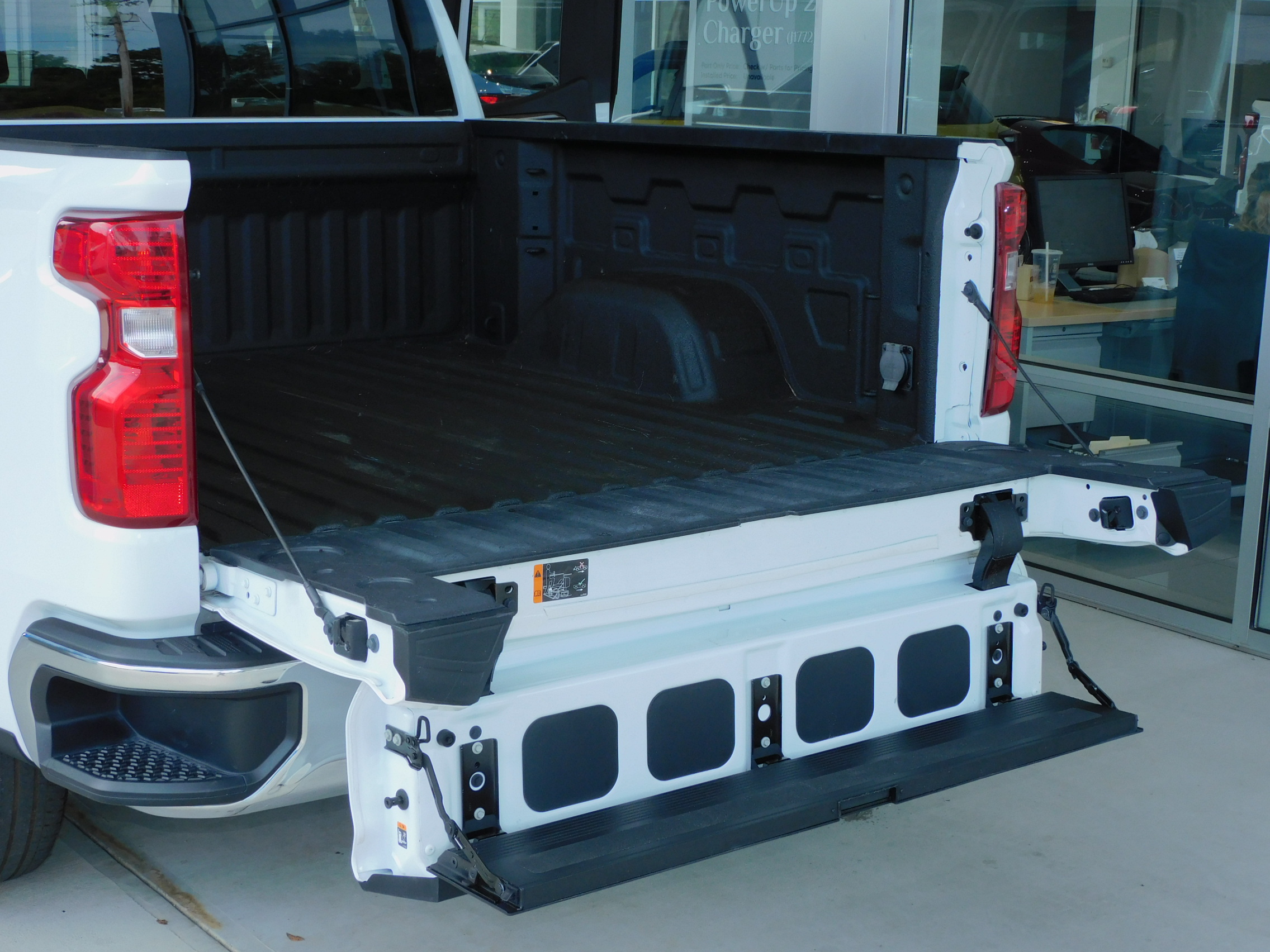 2024 Chevrolet Silverado 1500 LT photo 14