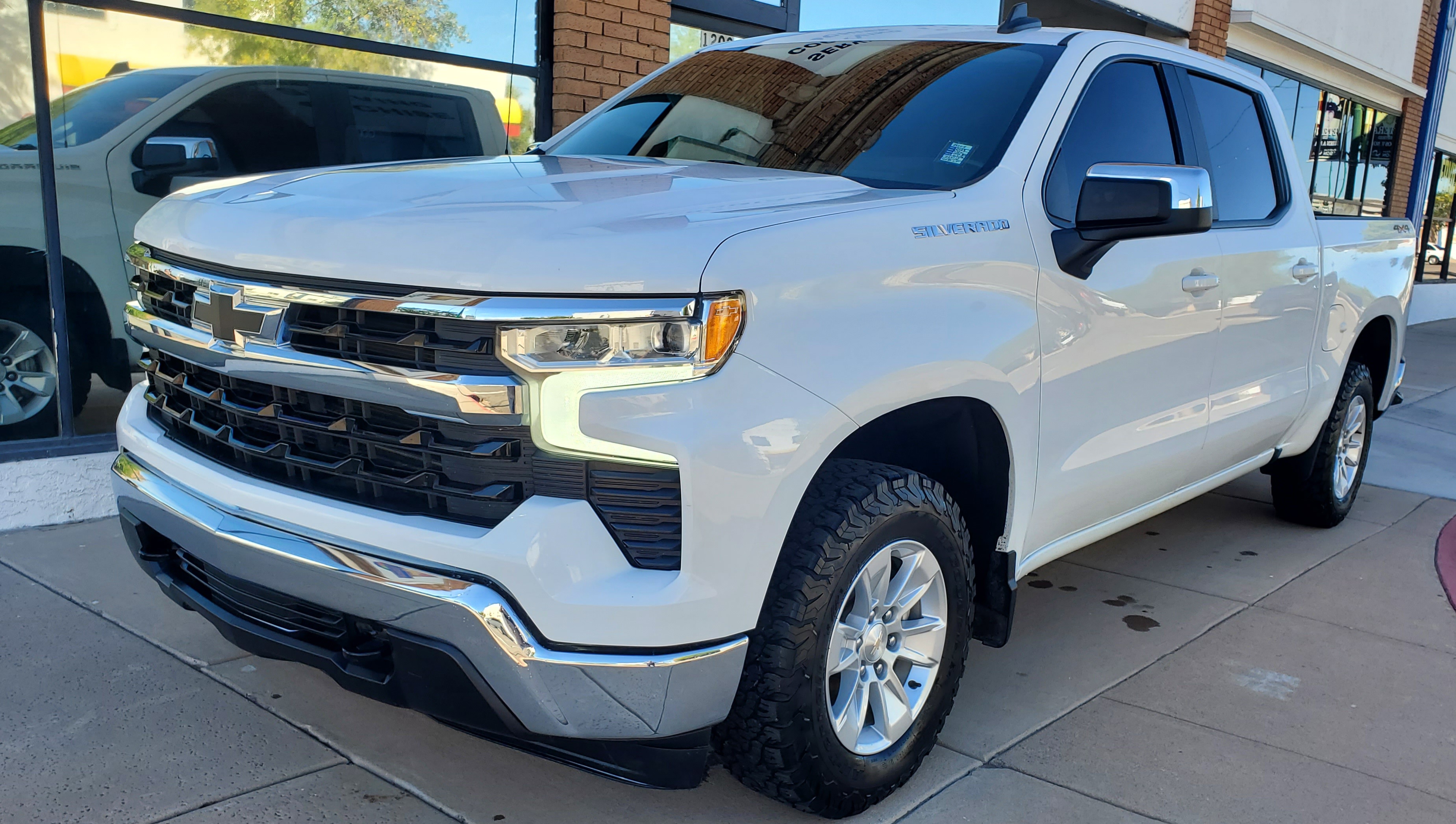 2023 Chevrolet Silverado 1500 LT's photo