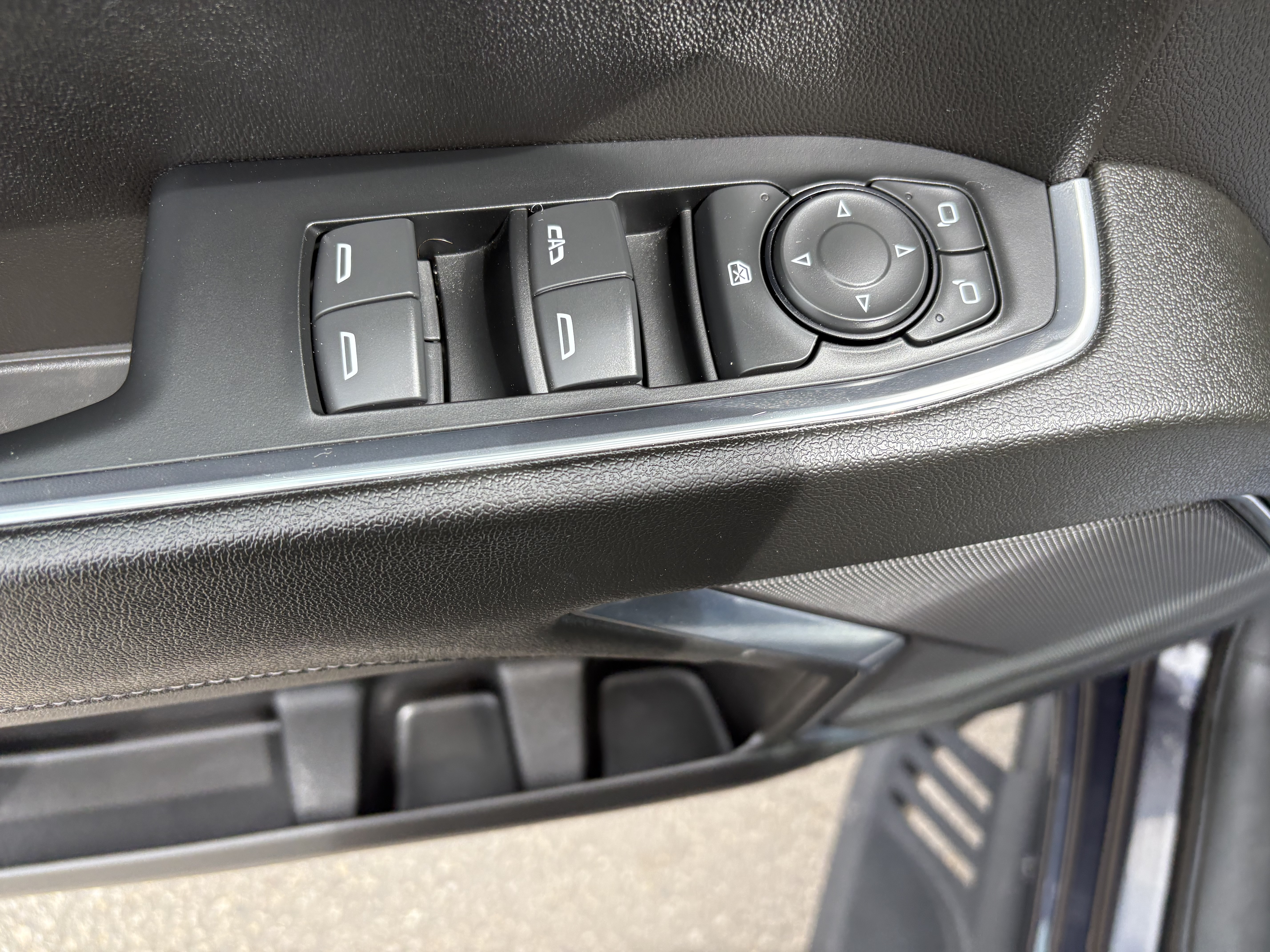 2023 Chevrolet Silverado 1500 LT Trail Boss - Photo 10