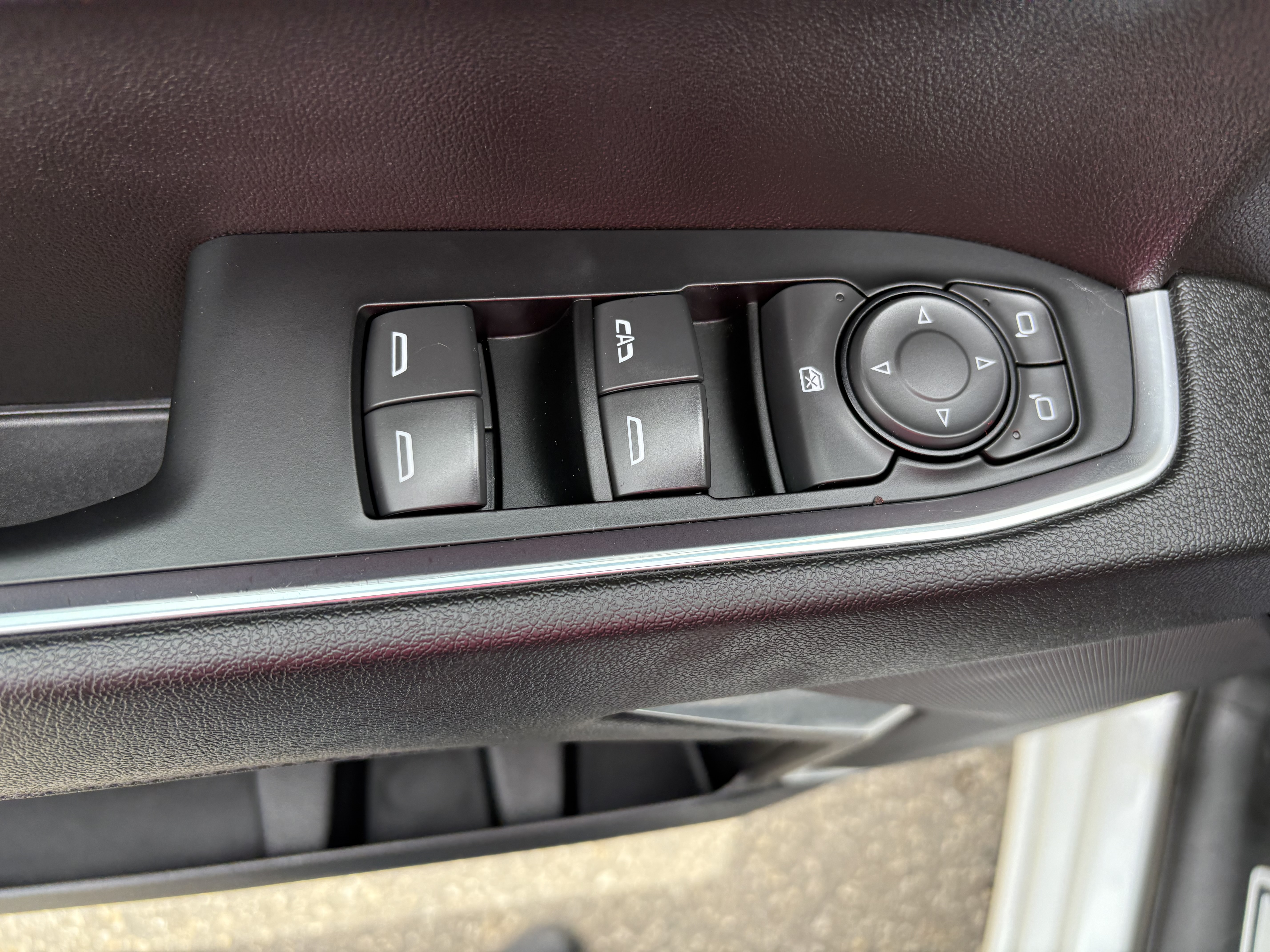 2023 Chevrolet Silverado 1500 LT - Photo 10