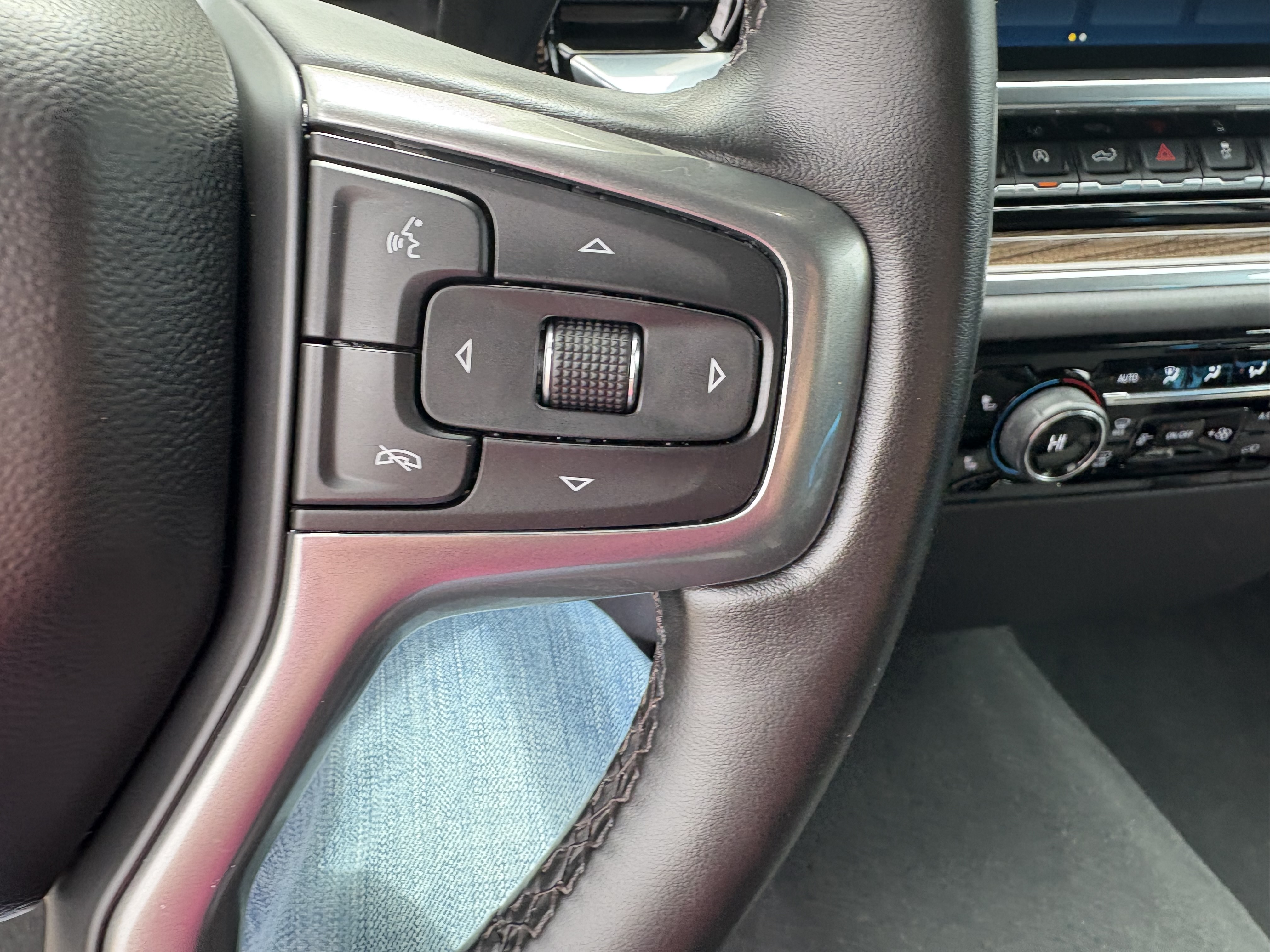 2023 Chevrolet Silverado 1500 LT - Photo 19