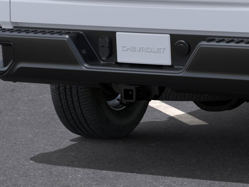New 2026 Summit White Chevrolet WT image 38