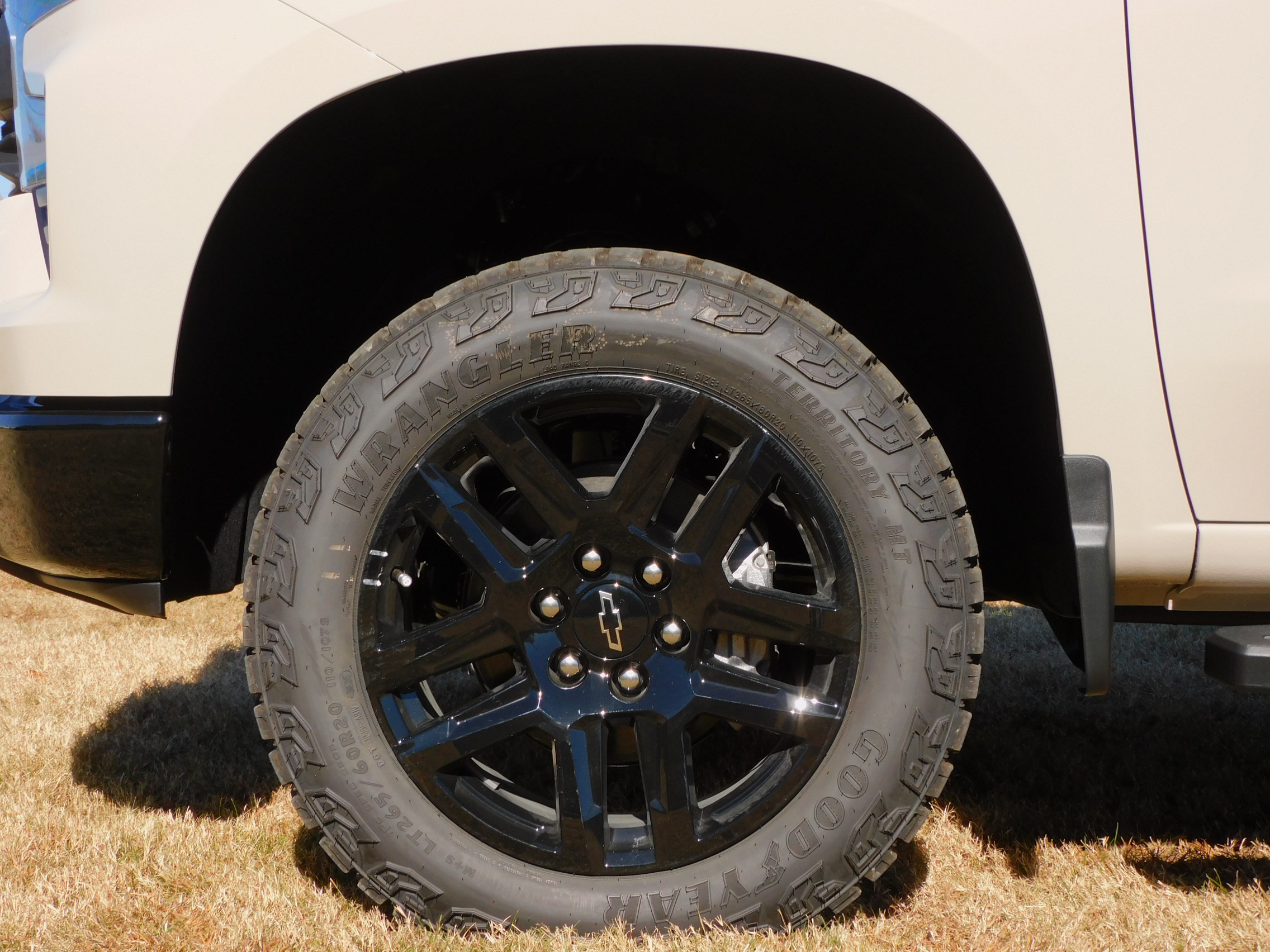 2026 Chevrolet Silverado 1500 Custom Trail Boss photo 4