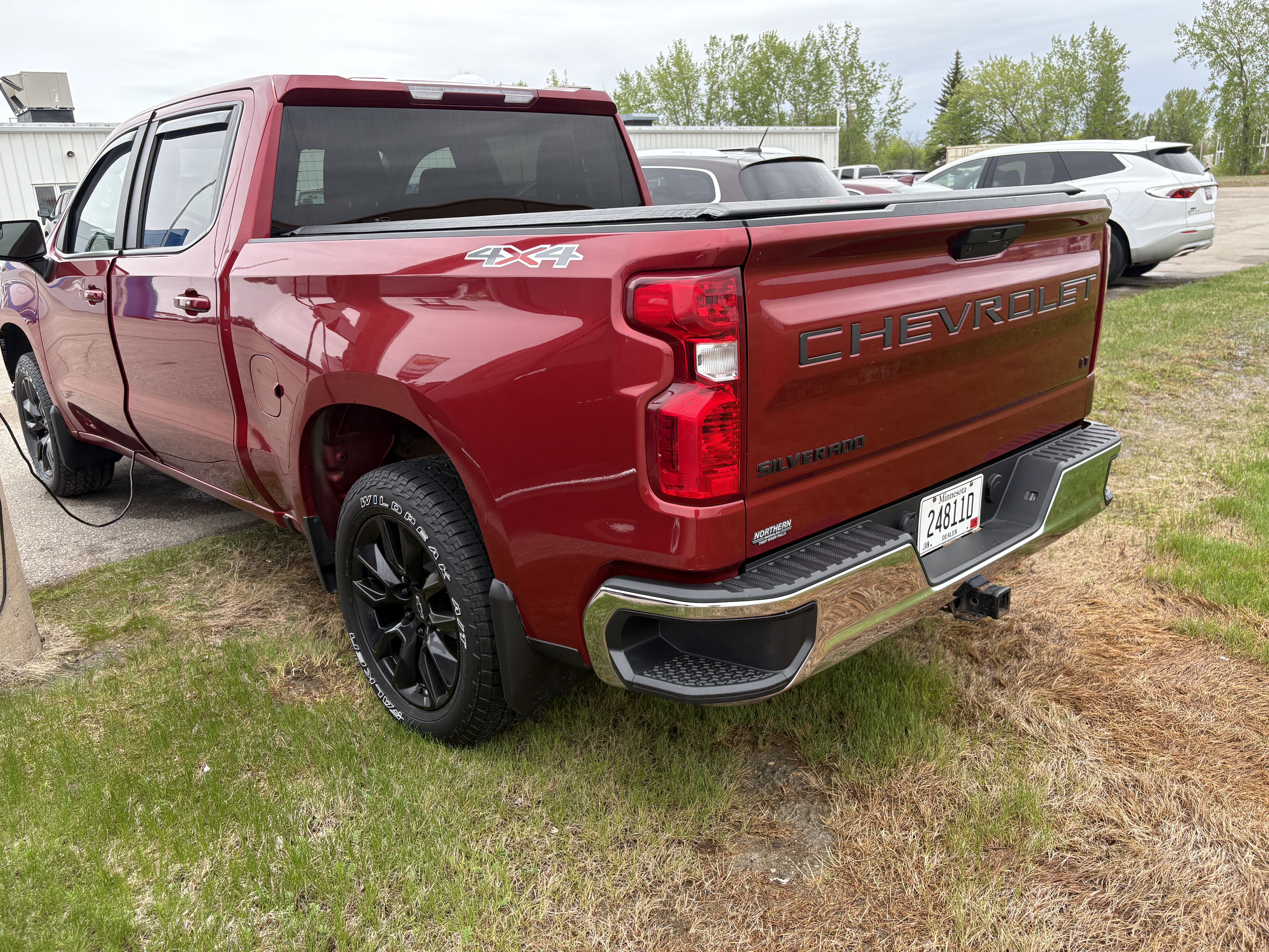 Used 2019 Chevrolet Silverado 1500 LT with VIN 3GCPYDEK2KG200112 for sale in Thief River Falls, Minnesota