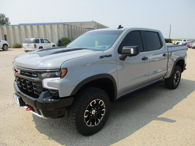 Used 2024 Chevrolet Silverado 1500 ZR2 with VIN 3GCUDHE88RG144326 for sale in Harvey, ND