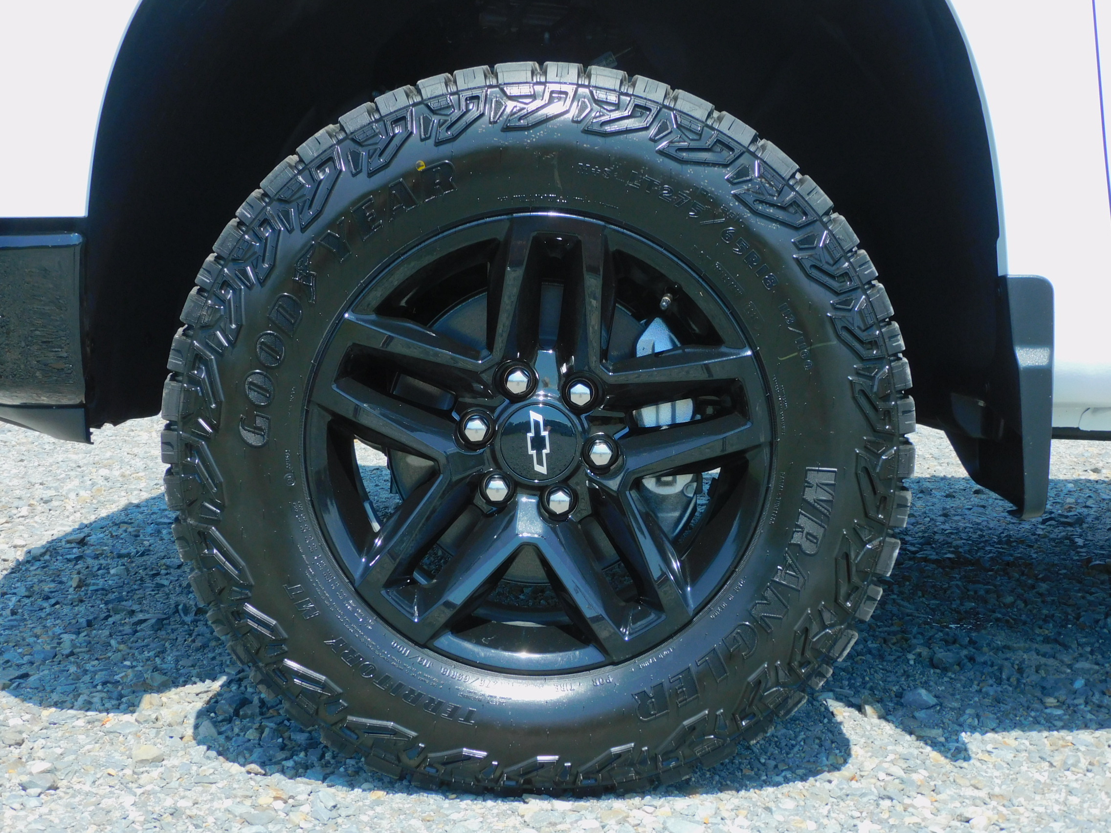 New 2026 Summit White Chevrolet Custom Trail Boss image 7