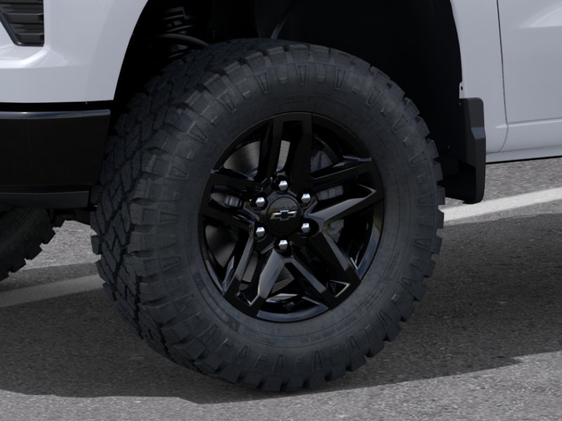 New 2026 Summit White Chevrolet Custom Trail Boss image 9
