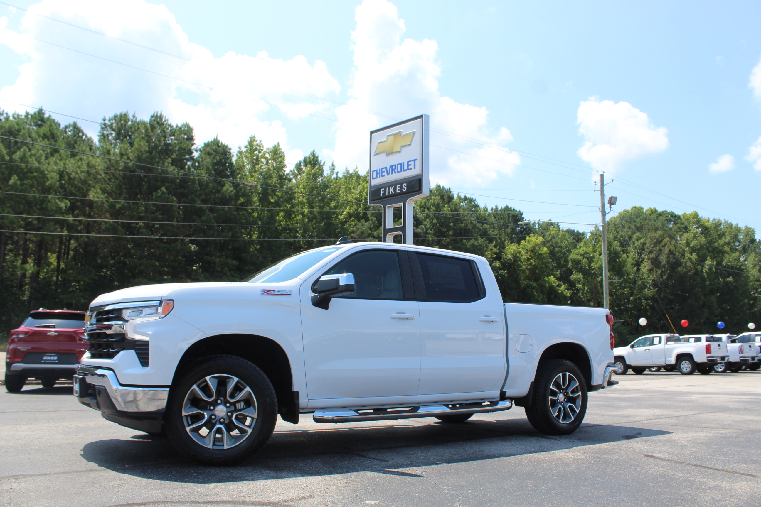 2025 Chevrolet Silverado 1500 LT's photo