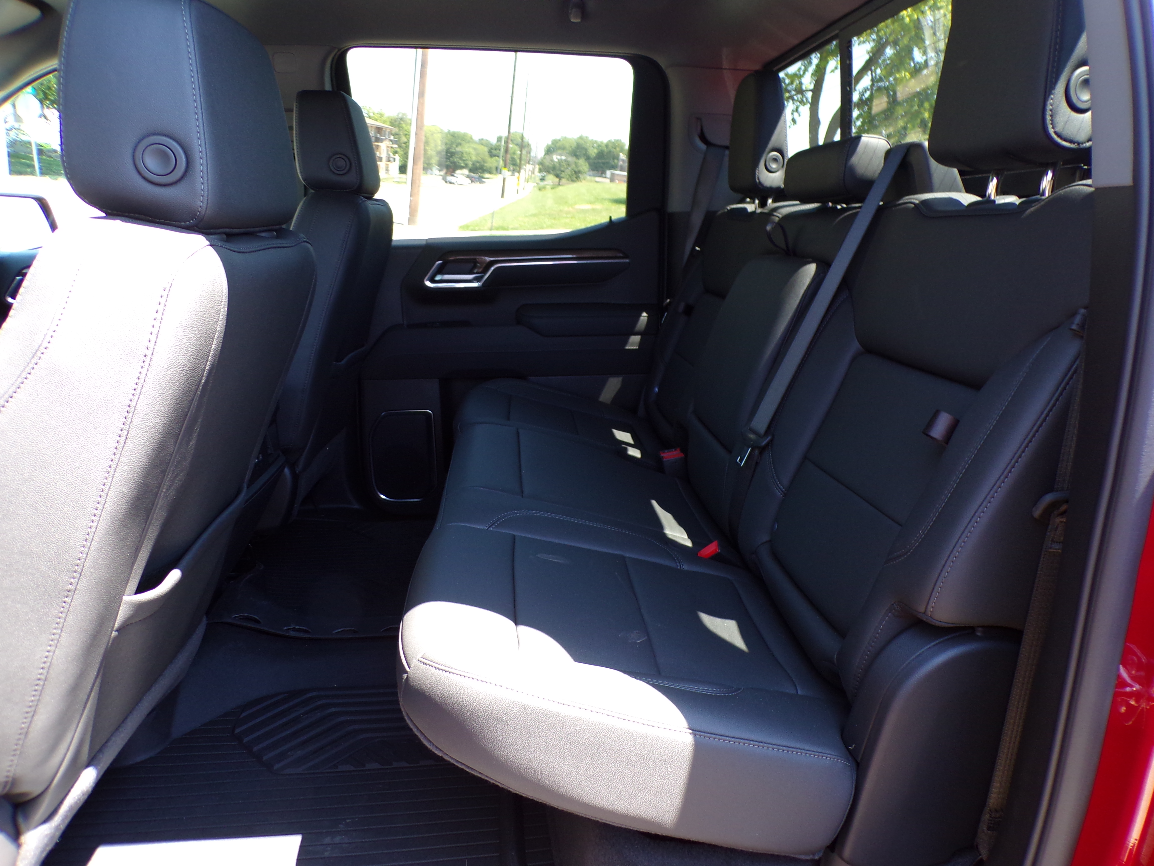 2026 Chevrolet Silverado 1500 LT Trail Boss - Photo 11